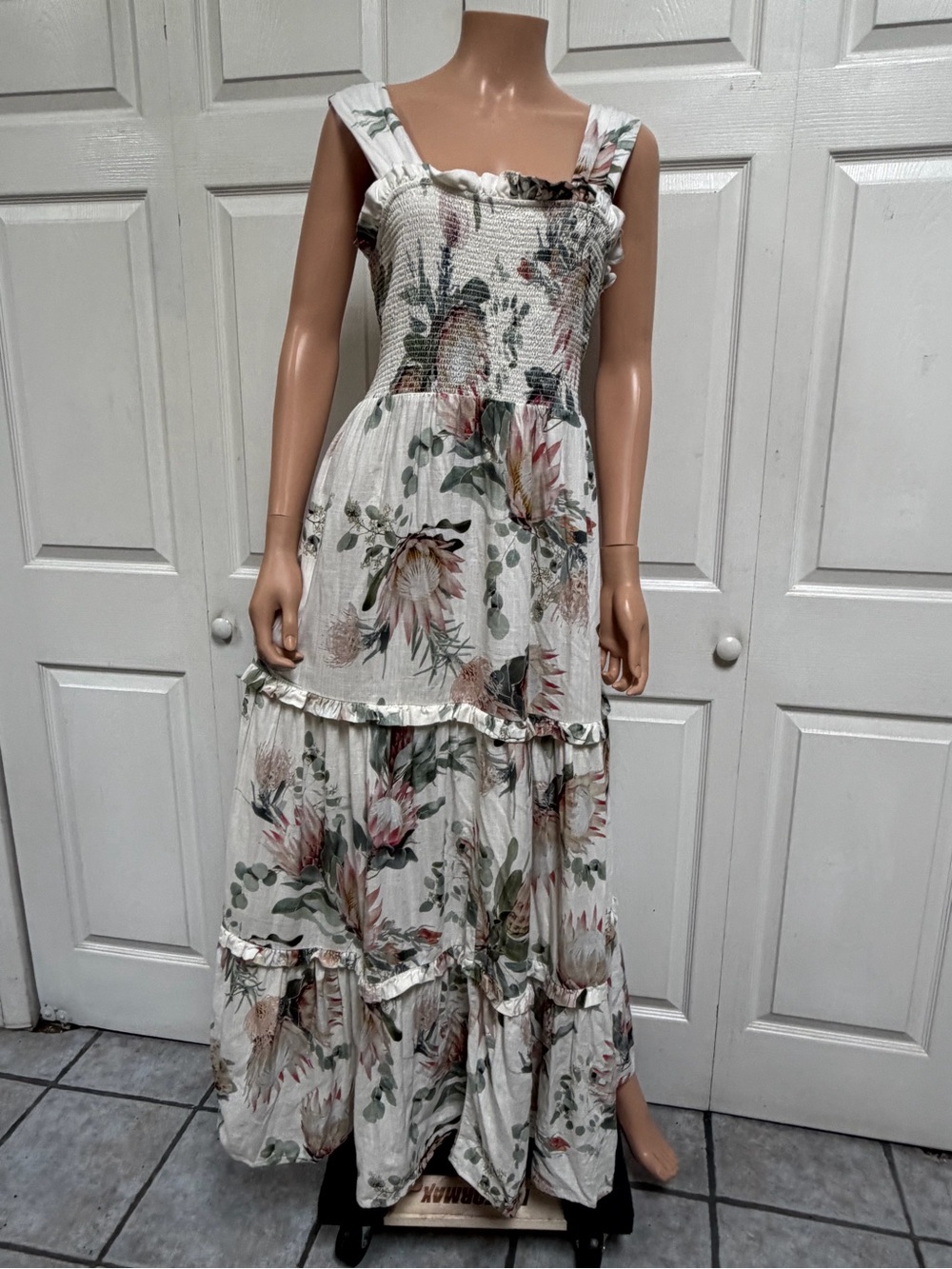 Express Linen Bland Floral Smocked Tiered Maxi Dress Size L - Picture 4 of 15